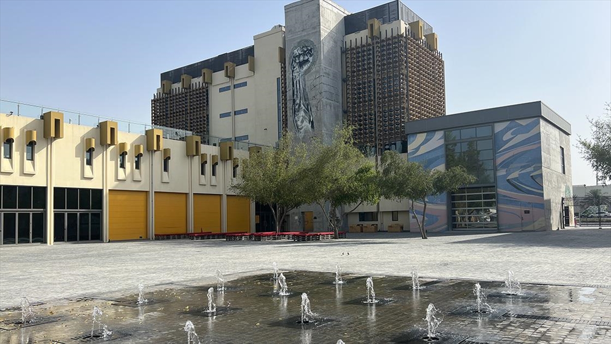 Katar'da İtfaiye İstasyonundan Dönüştürülen Sanat Merkezi Sanatseverler İçin Yuva Oldu