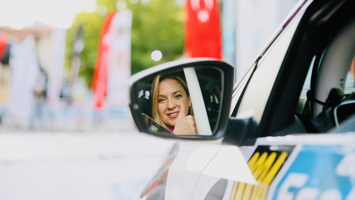 Engelli Ralli Pilotu Kübra Denizci, Türkiye'yi Avrupa'da Temsil Etmeye Odaklandı