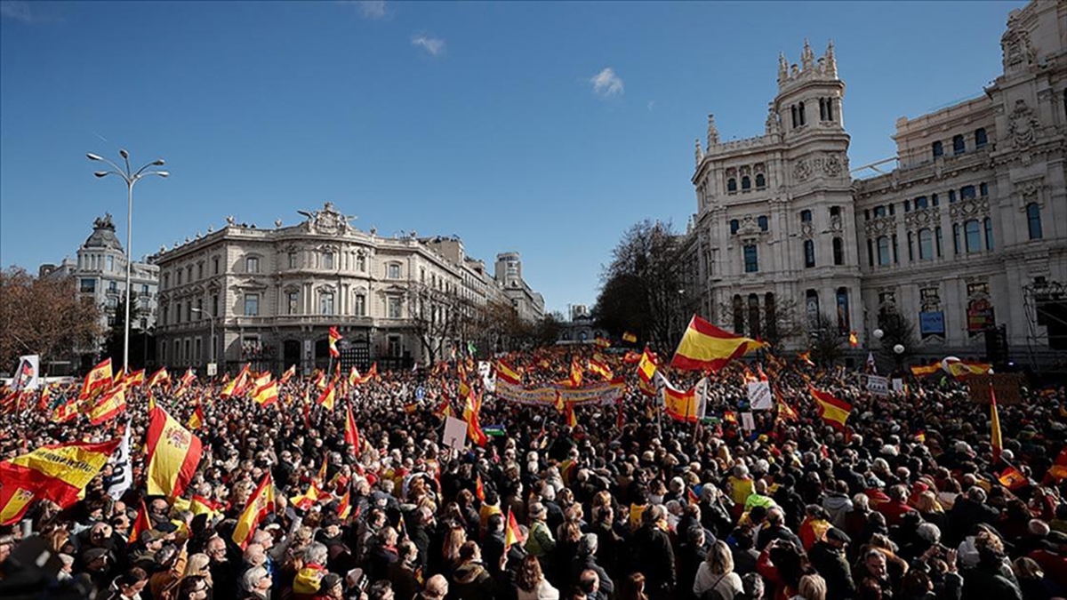 İspanya'da Aşırı Sağcılar Endülüs'ün Yok Edildiği "yeniden Fetih" Kavramını Referans Alıyor