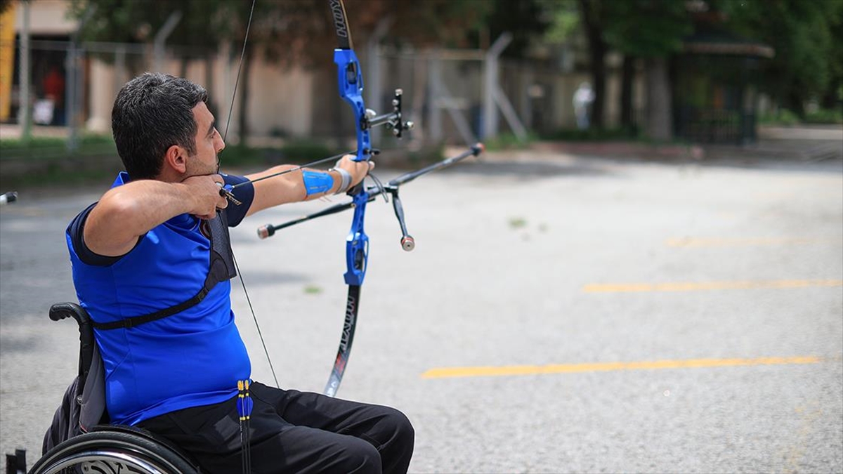 Devlet Övünç Madalyasına Layık Görülen Gazi, "milli Mücadelesi"ne Oklarıyla Devam Ediyor
