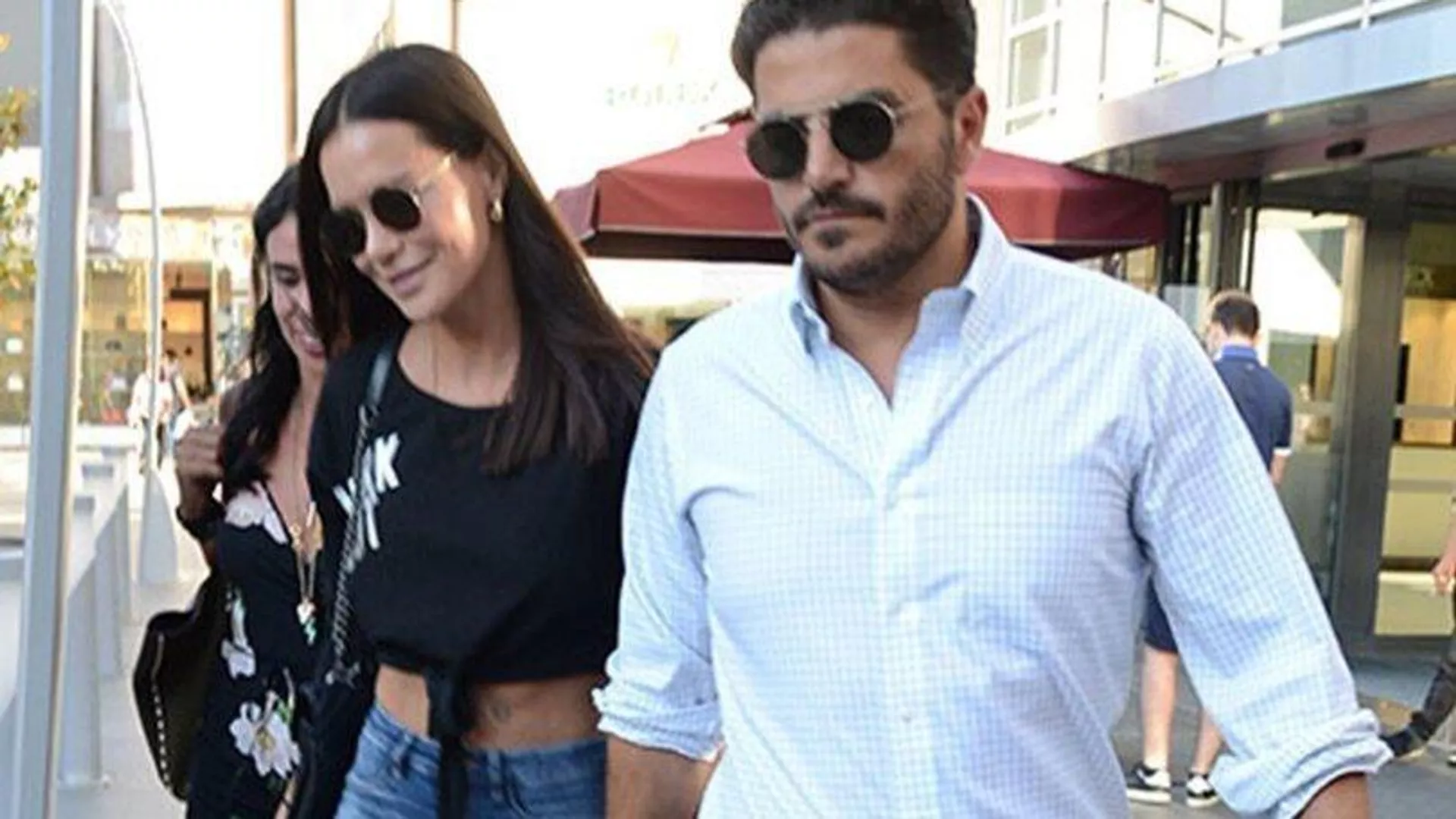 Ebru Şallı ile eşi Uğur Akkuş gözaltına alındı