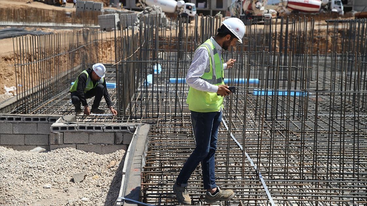 Depremzede Mühendis Malatya'da Afet Konutlarının İnşasında Görev Yapıyor