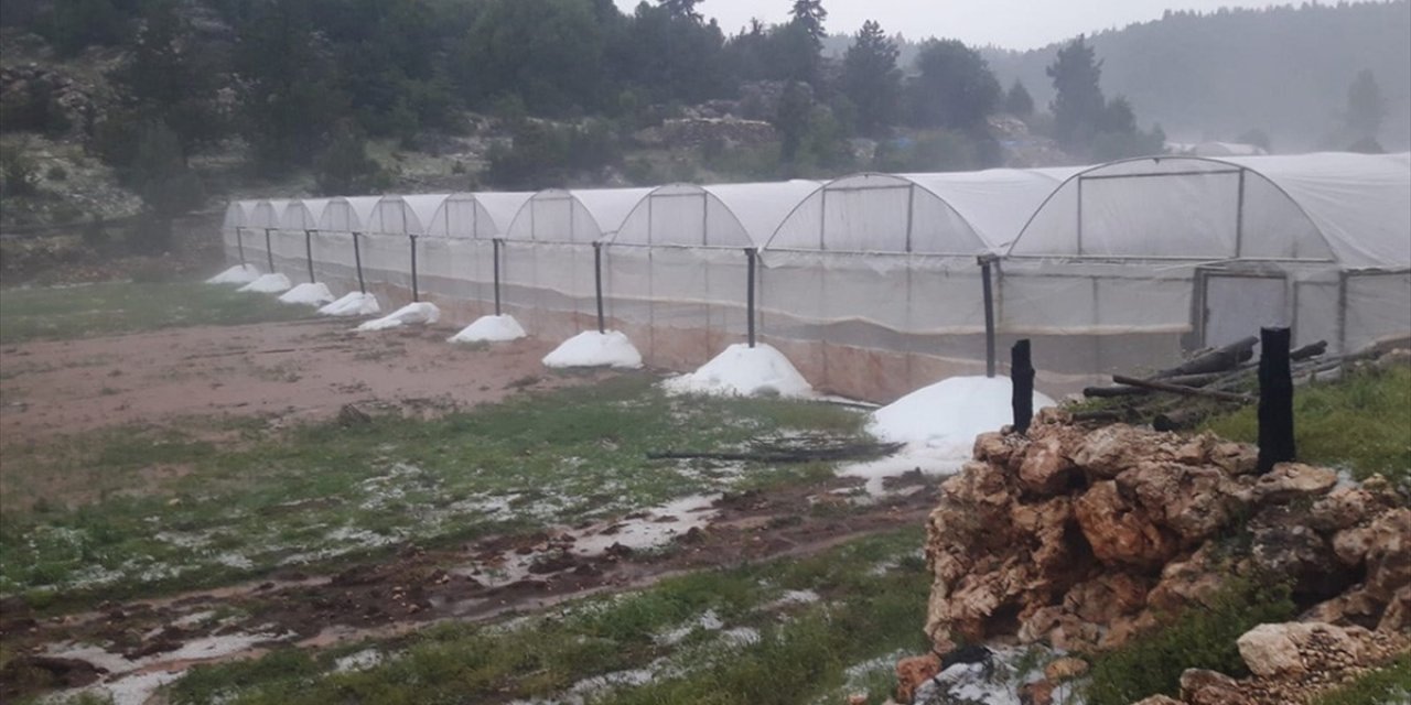 Mersin'de Sağanak Tarım Alanlarında Hasara Neden Oldu