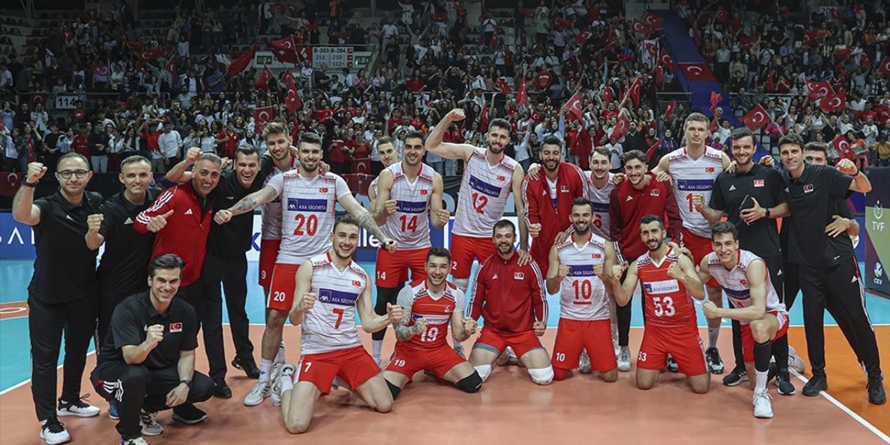 A Milli Erkek Voleybol Takımı, Portekiz'i 3-1 Yenerek Adını Dörtlü Final'e Yazdırdı