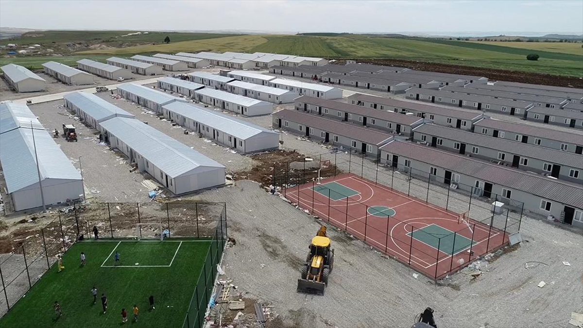 Adıyaman'da 2 Bin 500 Prefabrik Konutun Yapımı Tamamlandı