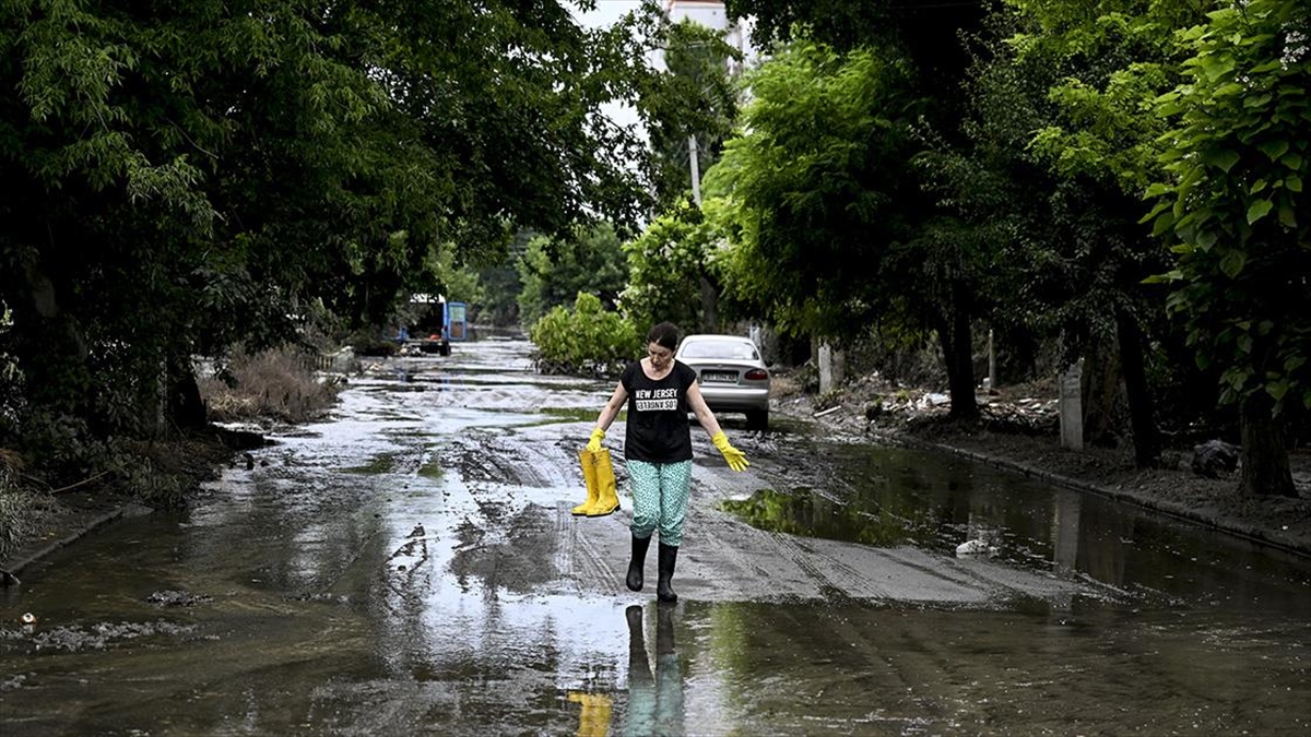 Su Baskınlarından Etkilenen Herson Kentinde Normal Hayata Dönme Çalışmaları Sürüyor
