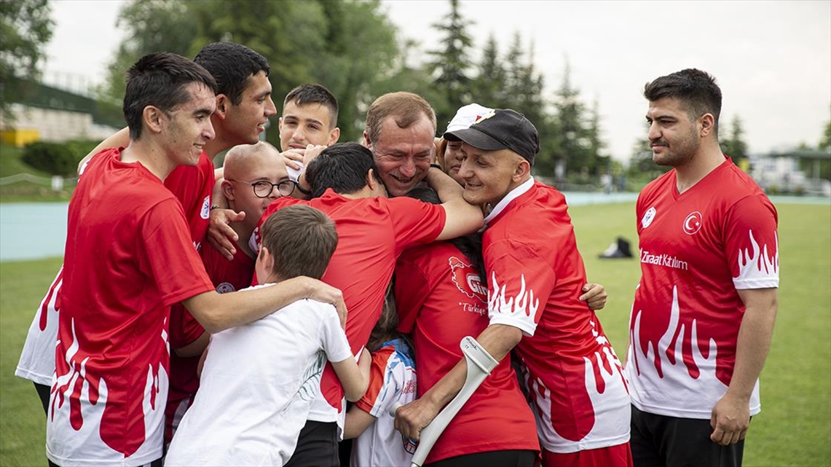Özel Sporcuların "manevi Babası" Birol Aydın: Bu Çocuklar Beyaz Kağıt Gibidir