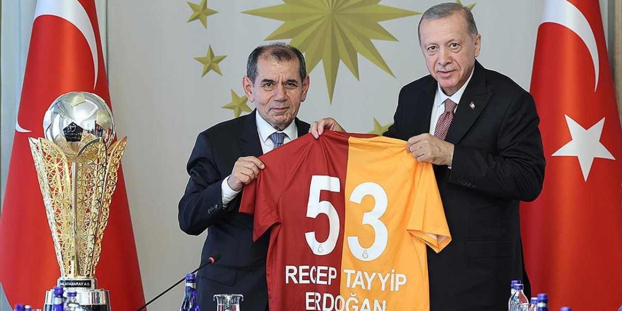 Cumhurbaşkanı Erdoğan, Galatasaray Futbol Takımını Kabul Etti