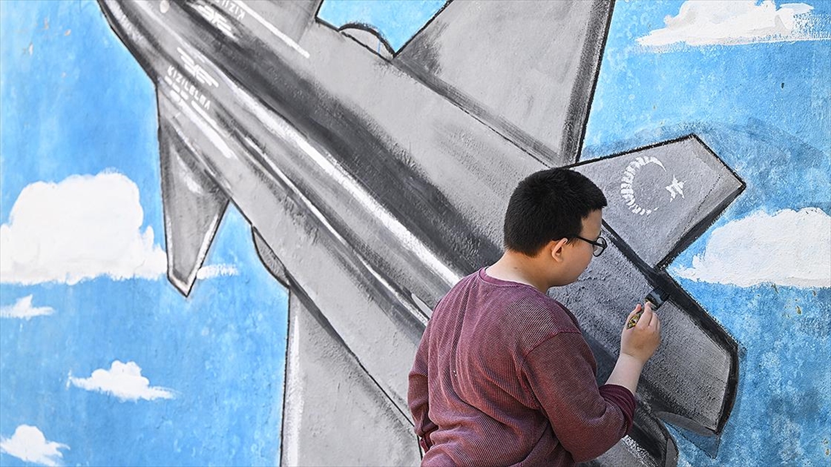 Teknoloji Ve Karikatür Meraklısı Otizmli Taha, Çocuklara İlham Vermek İstiyor