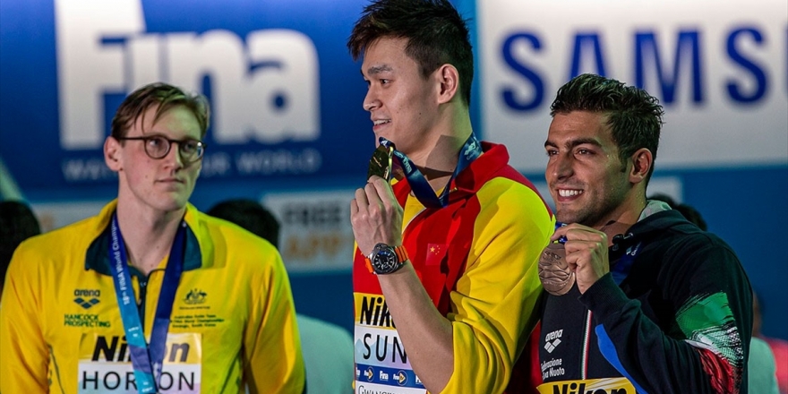 Avustralyalı Ve Çinli Sporcular Arasında Podyum Tartışması