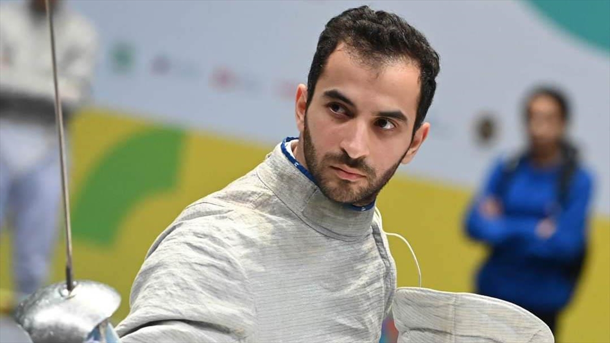 Milli Eskrimci Enver Yıldırım, Avrupa Şampiyonası'nda Türkiye'ye Tarihindeki İlk Madalyayı Kazandırdı