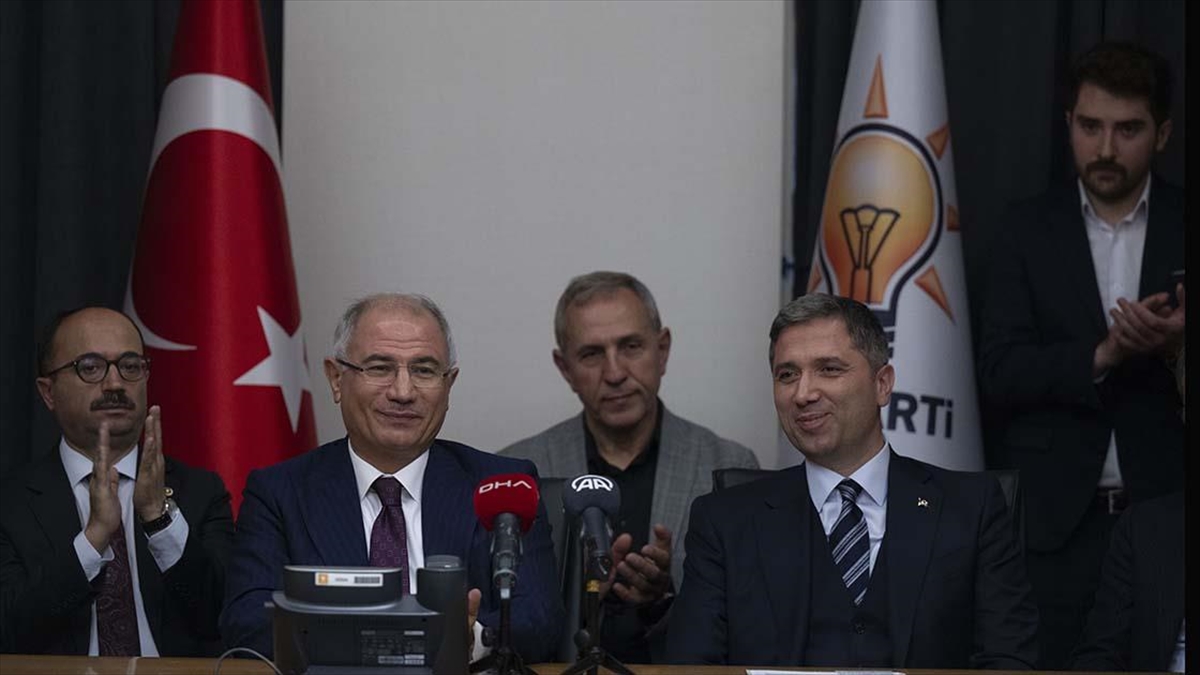 Efkan Ala Görevini Zafer Sırakaya'ya Devretti