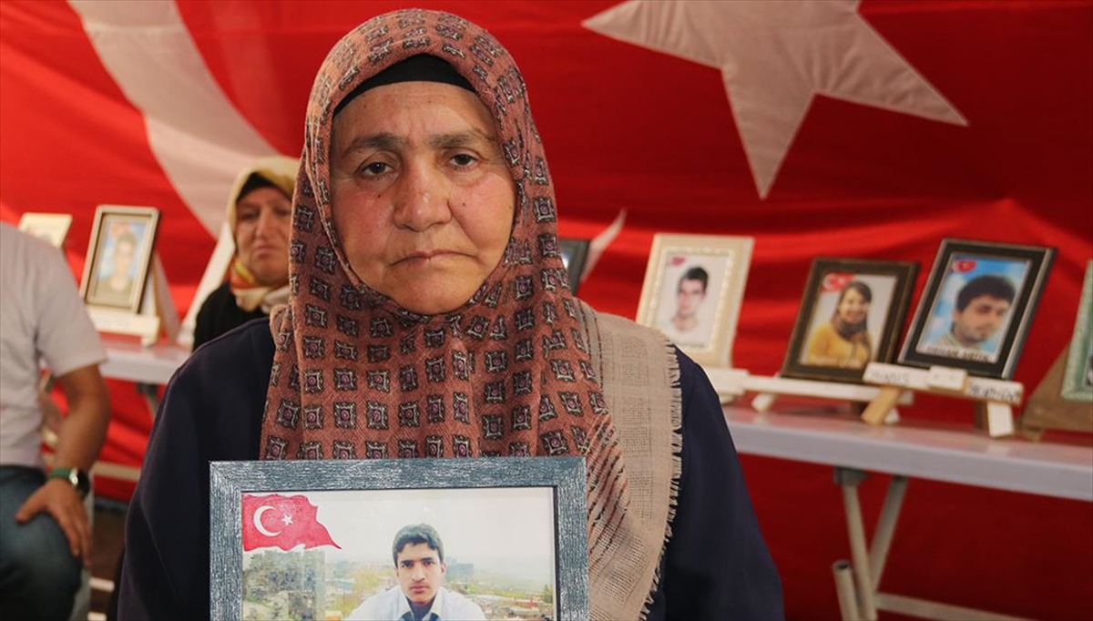 Diyarbakır Anneleri Evlatları İçin Nöbette