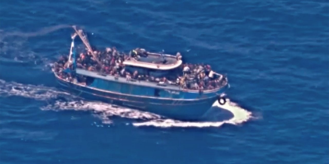 Yunanistan Açıklarında Batan Göçmen Teknesindeki Kayıplarını Arayanlar, Dna Örneği Verecek