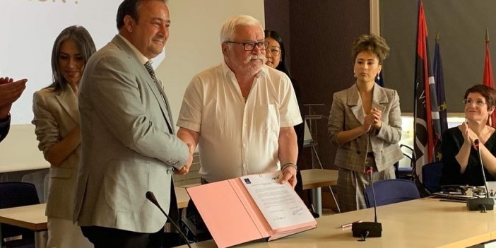 KUŞADASI BELEDİYESİ KARDEŞ ŞEHİR İLİŞKİLERİNİ GELİŞTİRİYOR