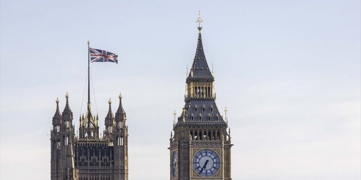 İngiltere'nin Kamu Borcu 1961'den Beri İlk Kez Gsyh'yi Aştı