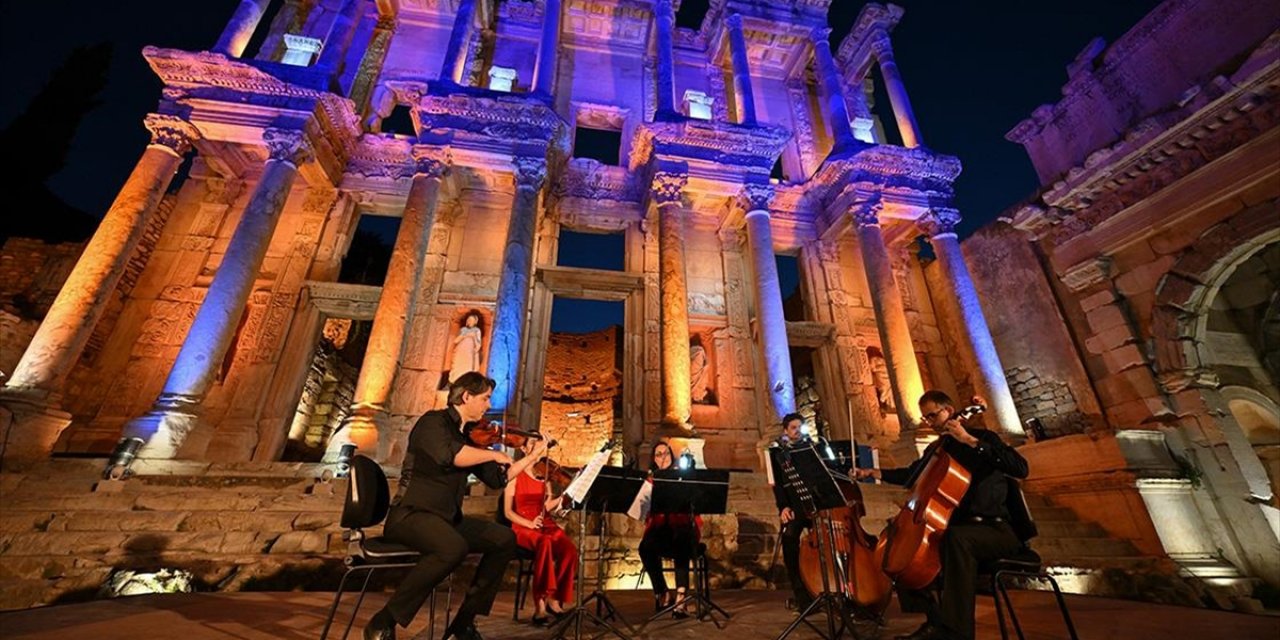 Wiener Kammersymphonie, Efes Antik Kenti'nde Sahne Aldı