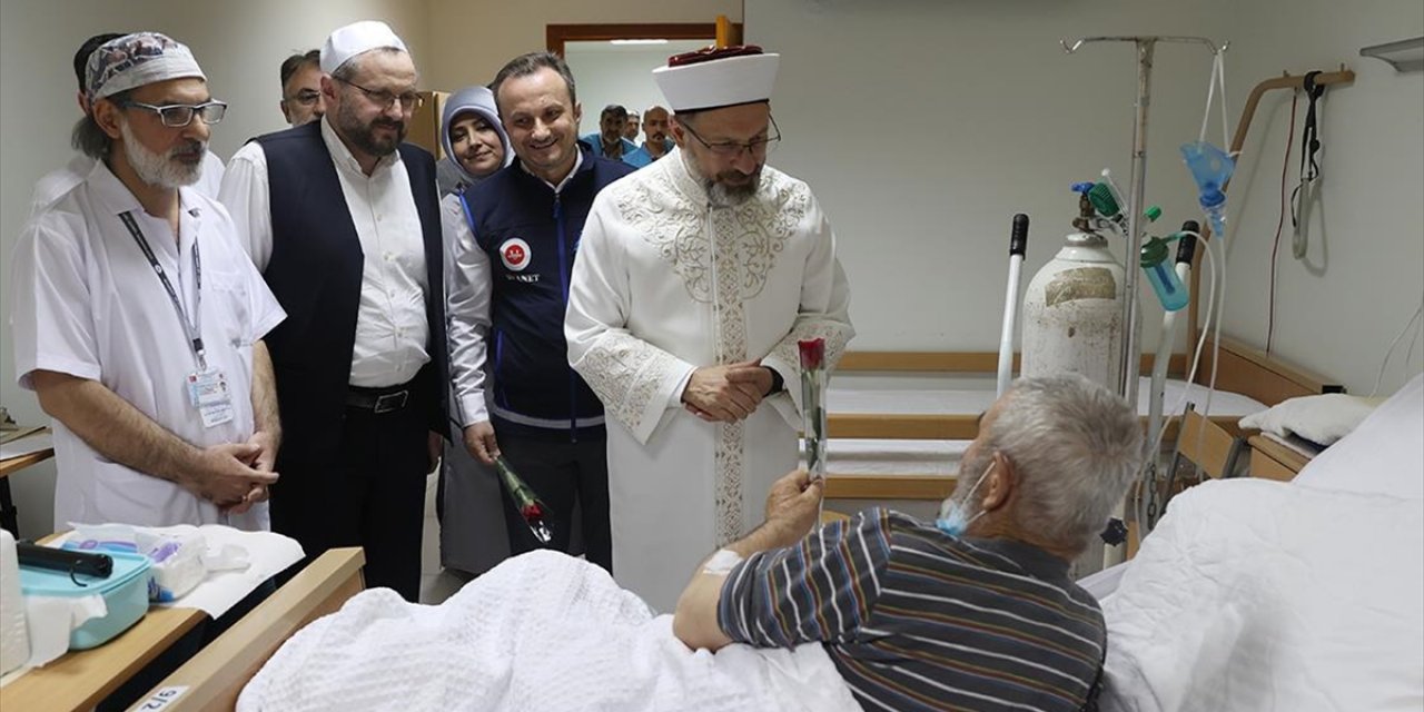 Kutsal Topraklarda Rahatsızlanan Hacı Adayları, Türk Hekimlerince Tedavi Ediliyor