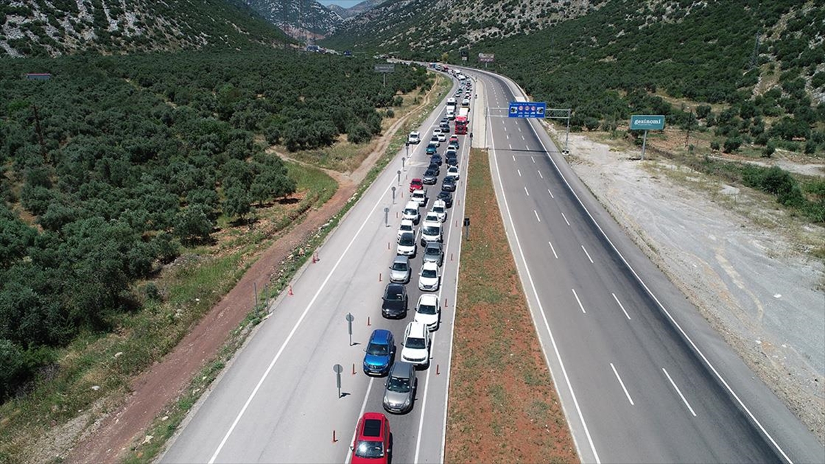 Kurban Bayramı Tatili Antalya'da Hareketliliği Artırdı