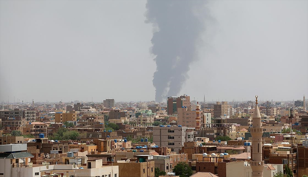 Sudan'ın Başkenti Hartum'da Ordu Ve Hdk Arasındaki Çatışmalar Sürüyor