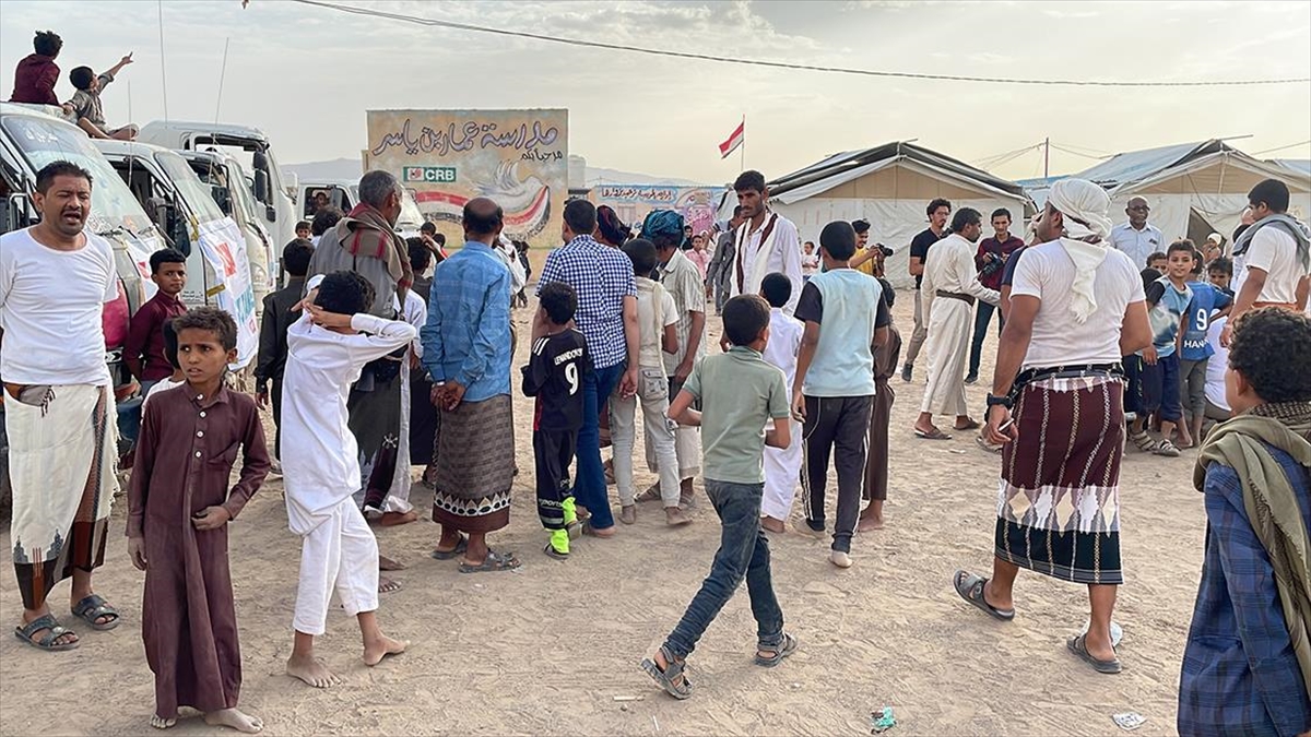 Çatışmalardan Kaçarak Ülke İçinde Yer Değiştiren Yemenliler Acılarının Son Bulmasını İstiyor