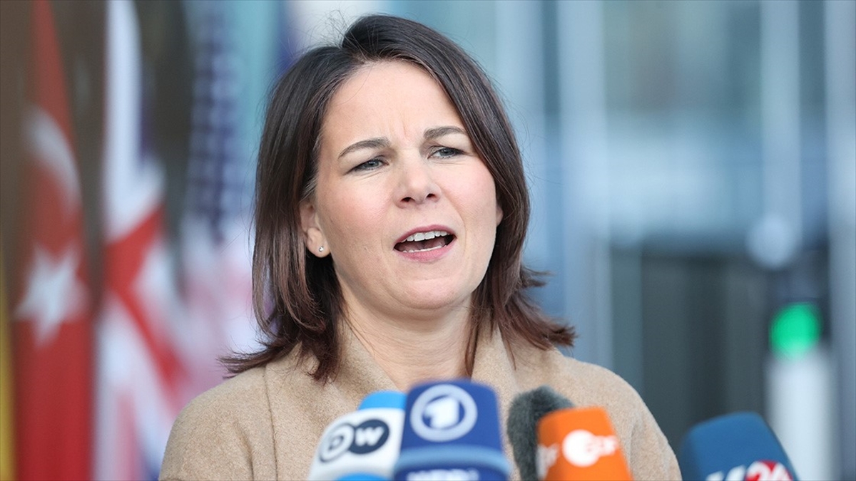 Almanya Dışişleri Bakanı Baerbock, Putin'in Kendi Ülkesini Yok Ettiğini Söyledi