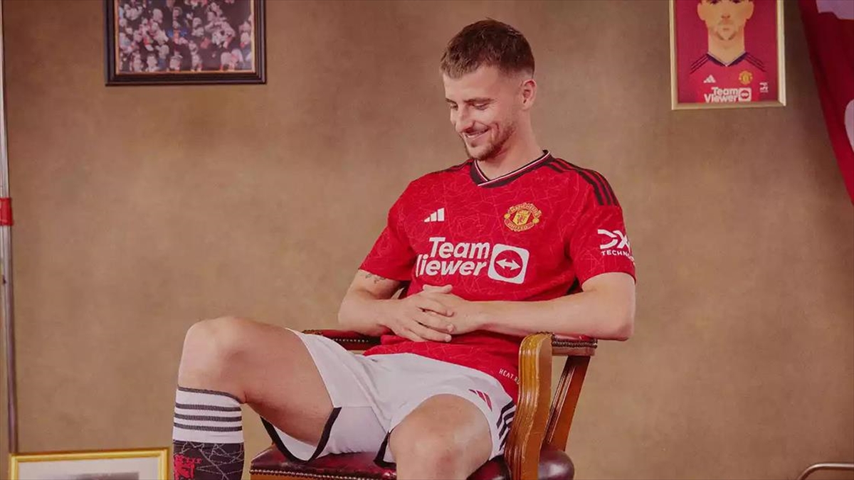 Manchester United, Mason Mount'u Kadrosuna Kattı