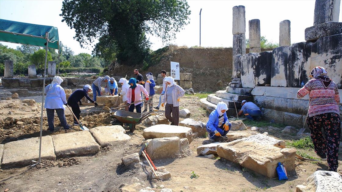 Lagina Hekate Kutsal Alanı'nda Geçmişteki Depremlerin İzleri Araştırılıyor