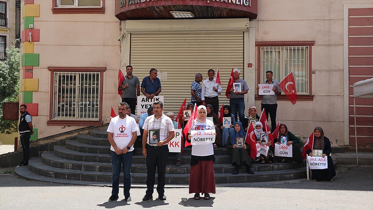 Diyarbakır Annelerinin Oturma Eylemine Bir Aile Daha Katıldı