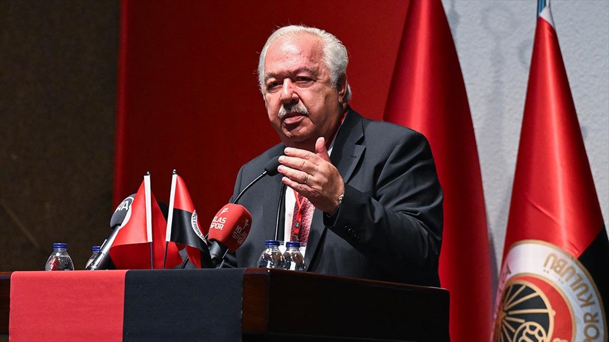 Gençlerbirliği'nde Niyazi Akdaş Yeniden Başkanlığa Seçildi