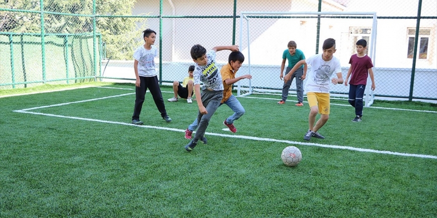 Yozgatlı Miniklerin Halı Saha Hayali Gerçekleşti
