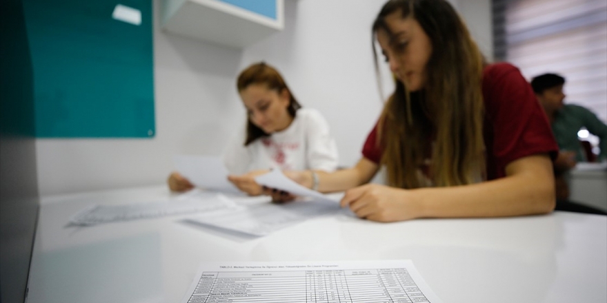 Meb'den Yks Adaylarına Binlerce Eğitimciyle 'Tercih' Desteği