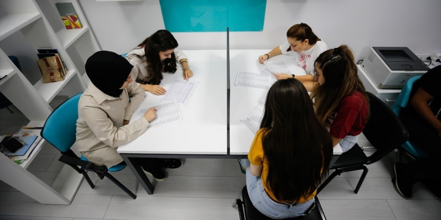 Üniversite Adayları En Çok 'Hukuk' Ve 'Tıp' Alanlarını Araştırdı