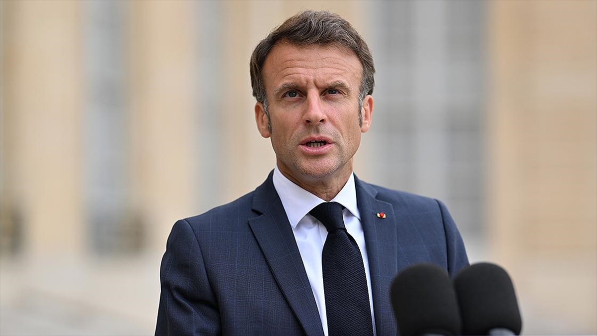 Macron, Fransa'da Gencin Polis Kurşunuyla Öldürülmesiyle Çıkan Kaostan Ders Aldığını Söyledi
