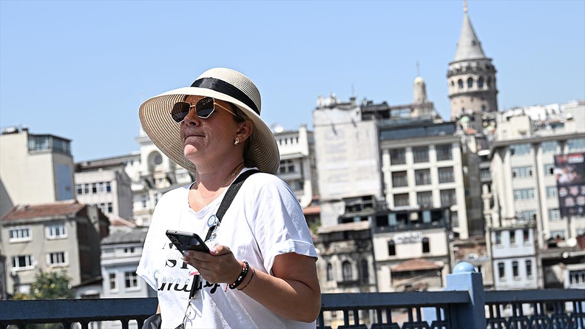 İstanbul'da Hava Sıcaklığı Yarın Zirve Yapacak