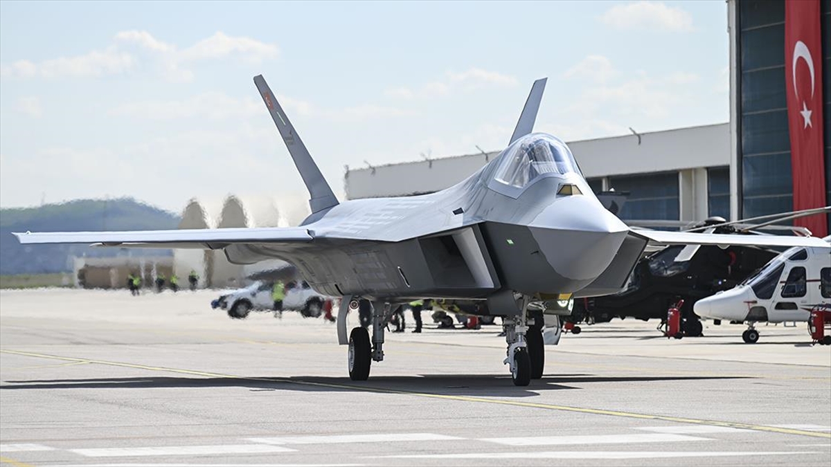 Milli Muharip Uçak Kaan'ın 2028'de Türk Motoruyla Uçması Planlanıyor