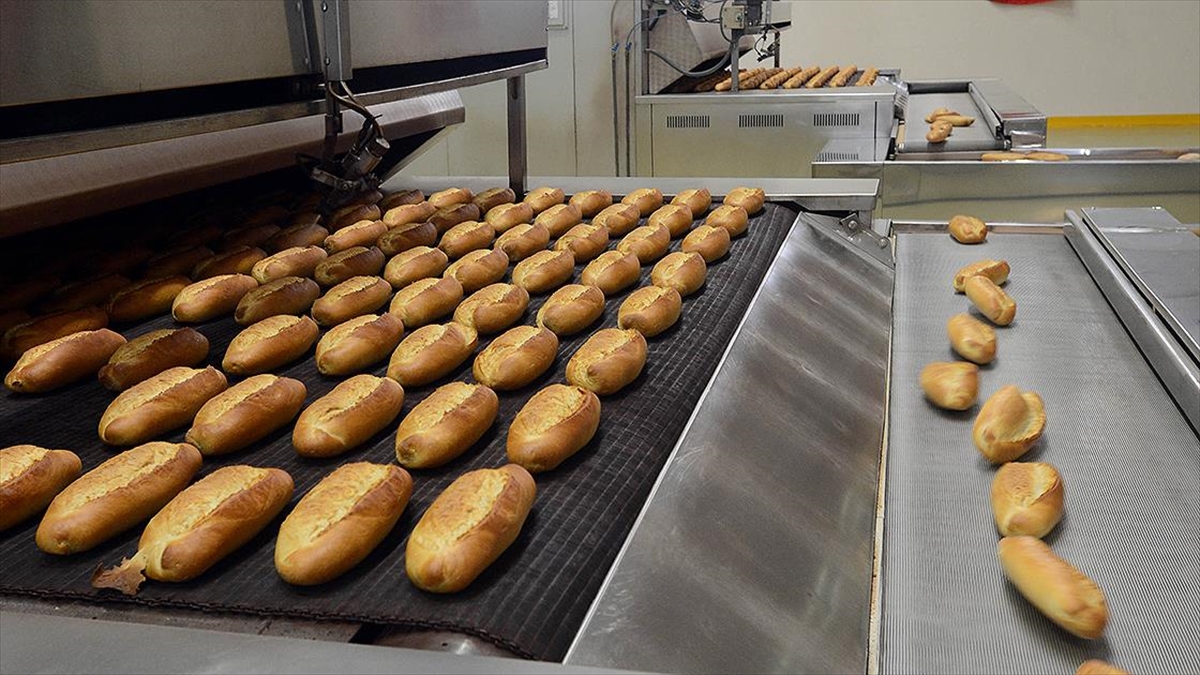 İbb'den Halk Ekmek Ürünlerine Yüzde 66,6'ya Varan Oranlarda Zam