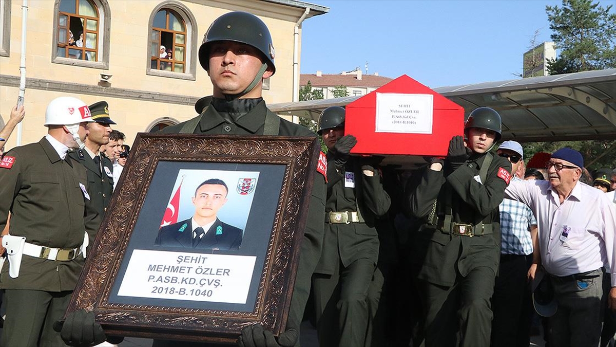 Şehit Piyade Astsubay Kıdemli Çavuş Mehmet Özler, Çankırı'da Son Yolculuğuna Uğurlandı