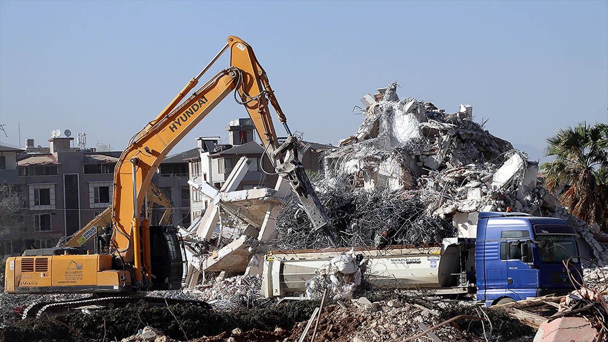 Depremlerden Etkilenen Bazı İl Ve İlçelerdeki "Mücbir Sebep Hali" Uzatıldı