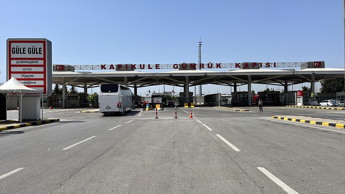 Gurbetçilerin Anavatana Gelişleri Sürüyor