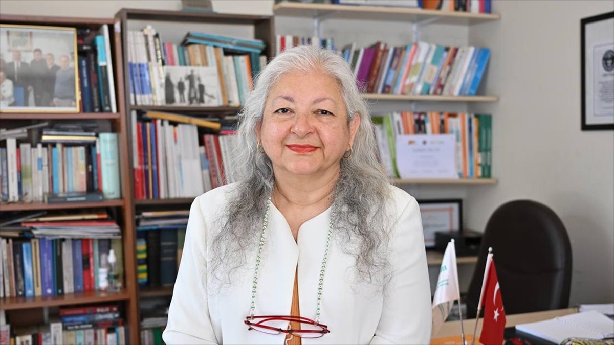 Annesini Hepatitten Kaybetti, Hastalara Destek Olmak İçin Dernek Kurdu