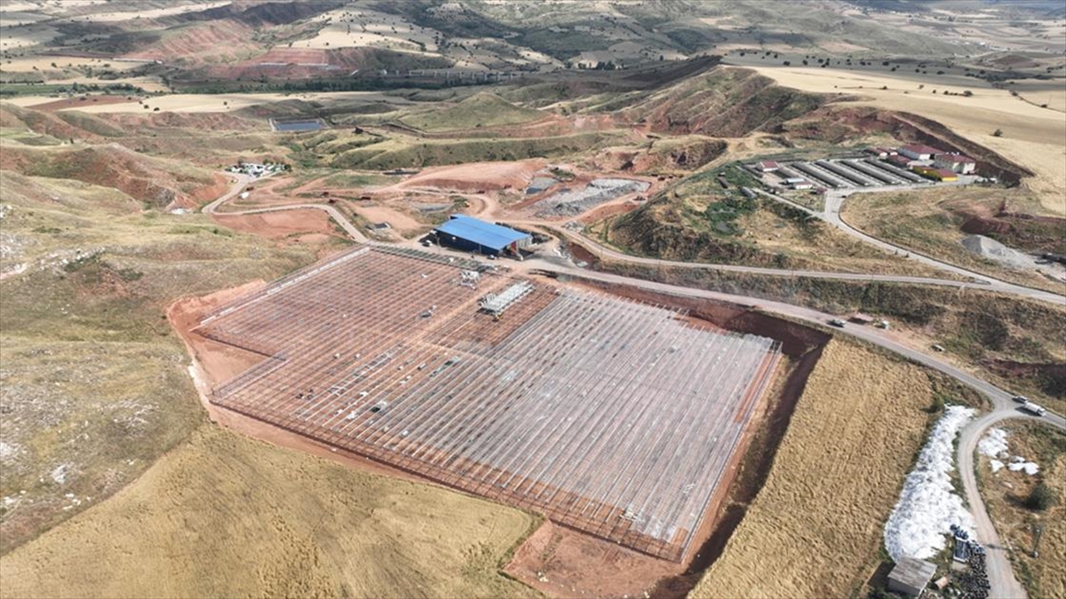 Sivas'ta 100 Kişinin İstihdam Edileceği Cam Sera Projesinde Sona Gelindi