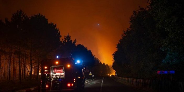 Fransa'nın Var Bölgesinde Yüksek Yangın Riski Nedeniyle "kırmızı Alarm" Verildi