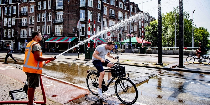 Avrupa Sıcak Hava Dalgasının Etkisinde