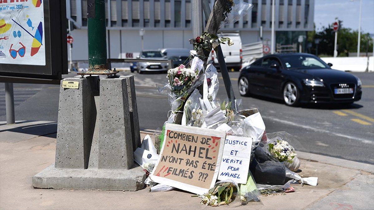 Fransa'nın Herault Bölgesinde Halk, Polislerin "bekleme Durumu"na Geçmesine Tepkili