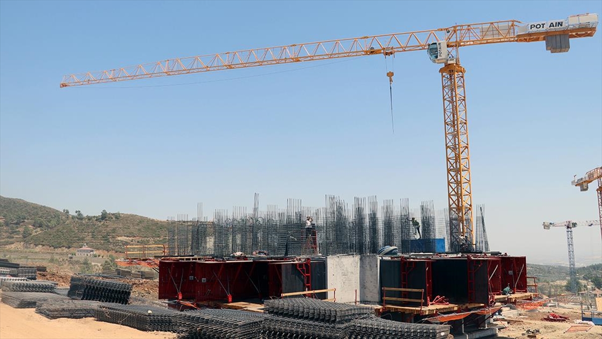 Hatay'da İnşasına Başlanan 30 Bin 749 Kalıcı Konutta Çalışmalar Sürüyor
