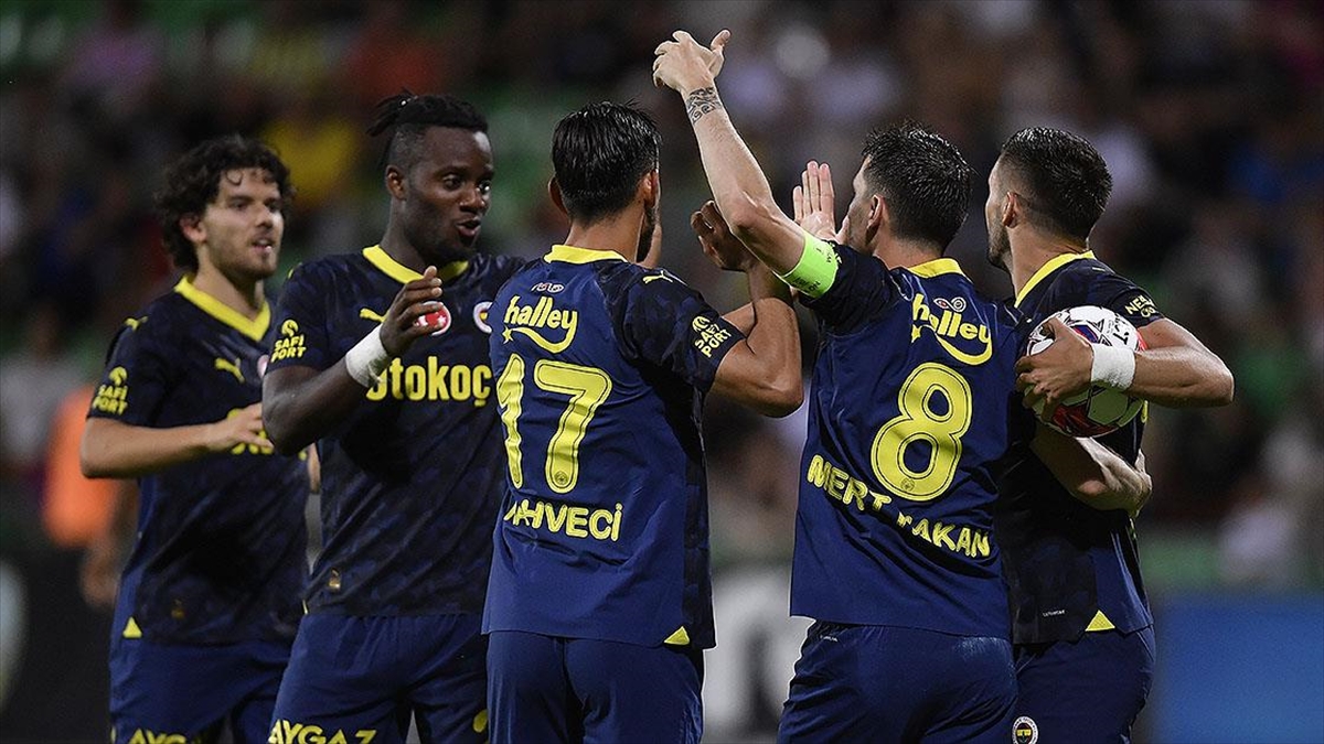 Fenerbahçe, Uefa Avrupa Konferans Ligi'nde Tur Atladı