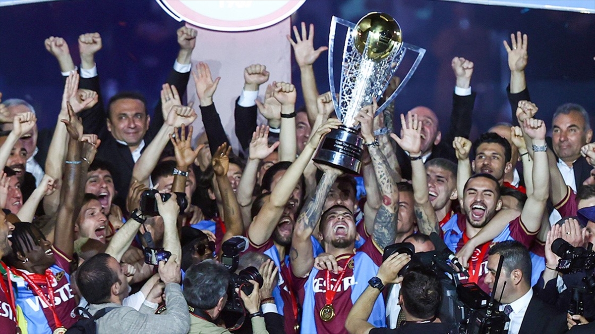 Trabzonspor'un Kuruluşunun 56'ncı Yıl Dönümü Kutlanıyor