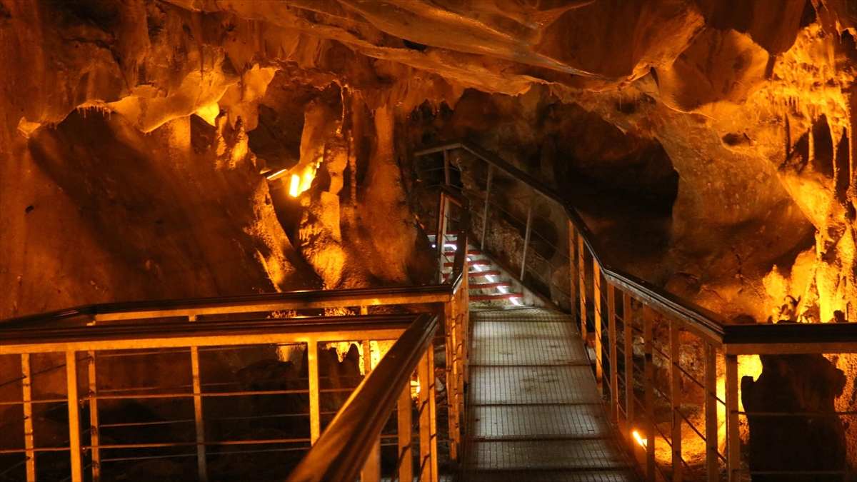 Ankara'nın Gölbaşı İlçesindeki Tulumtaş Mağarası Ziyarete Açıldı