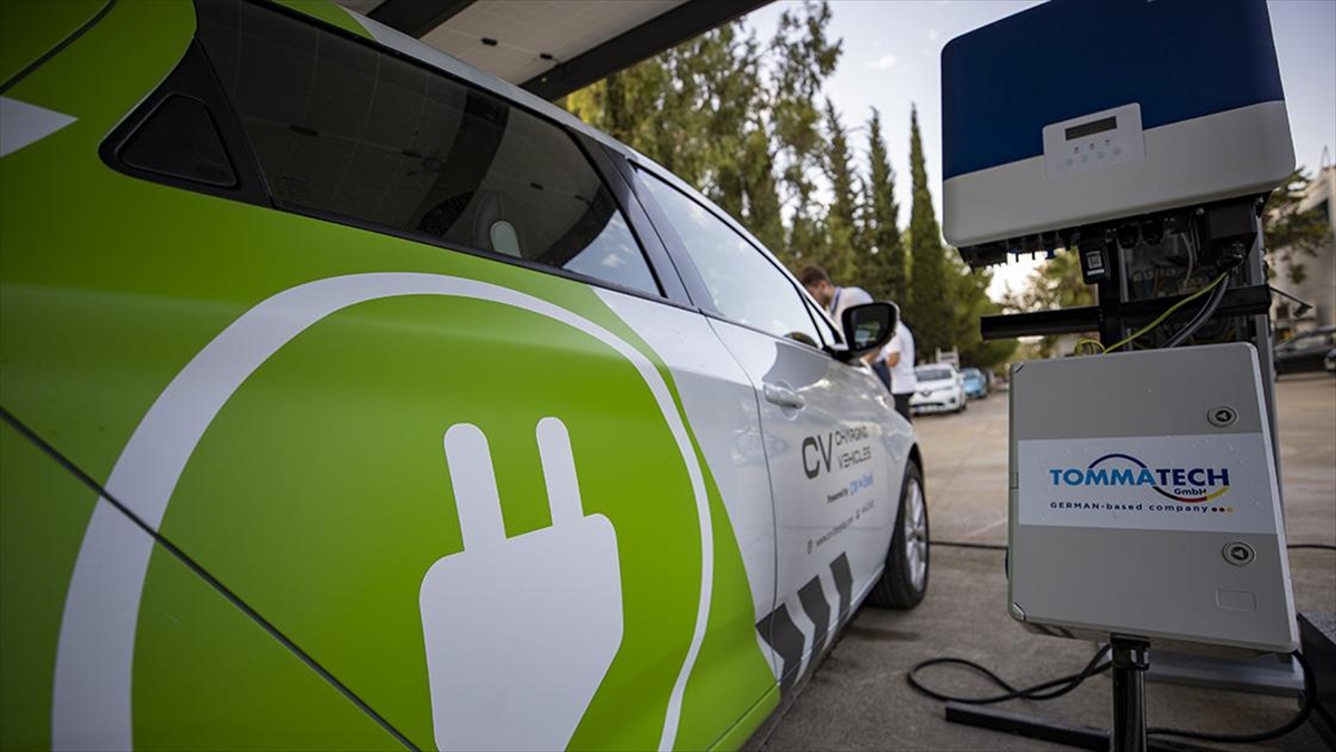 Türkiye Genelinde Elektrikli Araç Şarj İstasyonu Sayısı 3 Bin 700'ü Geçti